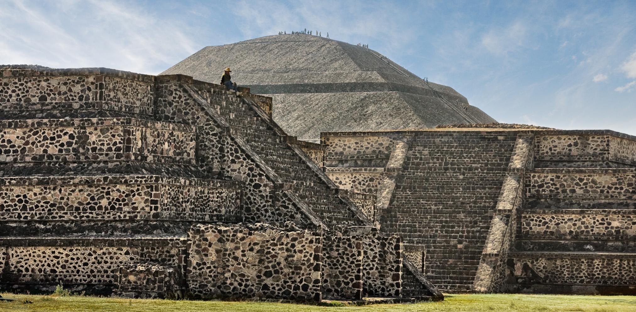 Teotihuacán, vista de la gran pirámide del Sol 