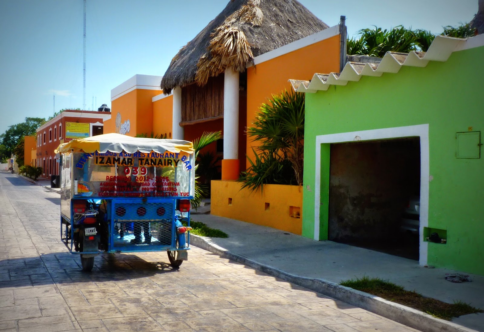 Calle principal de Celestún, Yucatán